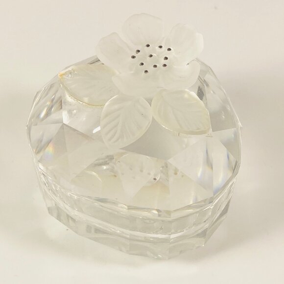 Rare VTG SWAROVSKI CRYSTAL Heart Shaped Jewelry Ring Box Frosted Flower Lid - Picture 7 of 9
